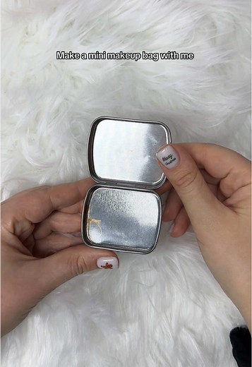 Create Your Own Mini Makeup Bag: DIY Tutorial