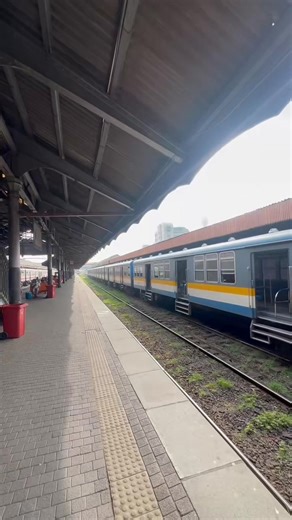 Colombo to Galle by Train | Sri Lanka Travel Experience 🇱🇰 | Zia In China