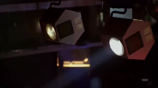 Michael Portillo on Instagram: "📼 Flashback Rewind 1991 🇺🇸🎬 “Am I my brother’s keeper?” 😈💼 The opening nightclub scene in New Jack City (1991) doesn’t just introduce Nino Brown — it defines him. From the moment he steps into the club, his look says everything: tailored suit, sharp fade, dark shades, and pure confidence. It’s power dressing for the crack-era rise of a kingpin, blending Wall Street swagger with street authority. The lighting, the crowd, the slow walk — every detail reinforce