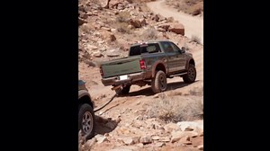 ​MZS 2" Shackle Hitch Receiver with 3/4" D-Ring Shackle & 5/8" Hitch Lock Pin - 25,000 lbs MBS (11,000 lbs WLL) Heavy Duty Towing Mount for Trucks Trailers SUVs 4x4 Off-Road Recovery, Red