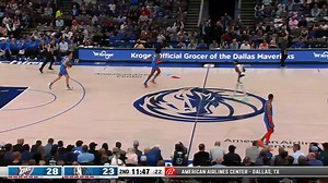 Darius Bazley throws it down