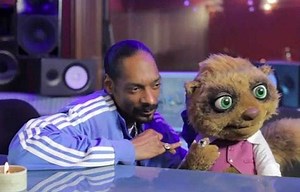 Video: Snoop Dogg Raps with Furry Friend Rico in Air New Zealand Ad