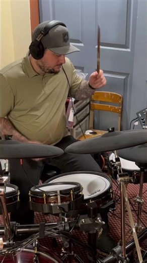 Getting use out of that aux drum 🥁 Alesis Strata Prime Expanded 🤘🏻#drums #drummer #alesis