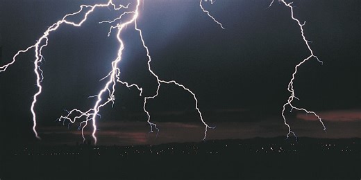 Lightning flash in US sets world record, meteorologists say