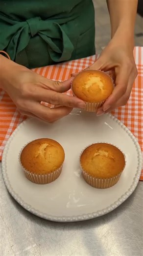 Fall Leaf Cupcakes! Soft, sweet, and cozy 🧡✨