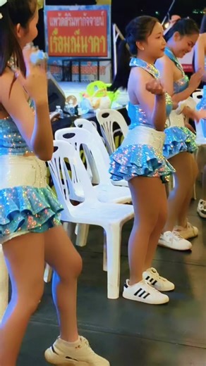 แสดงสด#อุดรย้อนยุค #อุดรธานี #ติดต่อการแสดง0894176156 #เทรนด์วันนี้