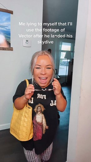 Hilarious Skydiving Fail: Supervillain Vector's Epic Landing Attempt