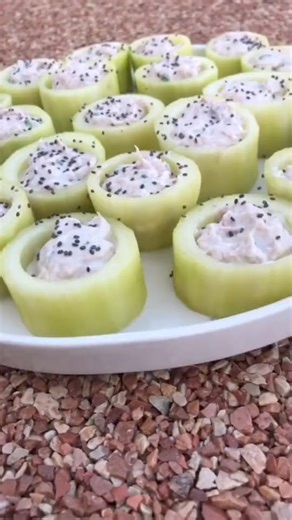 L’été a l’air de vouloir s’installer pour quelques jours… Voici une idée pour vos apéritifs dînatoires. Bon week-end à tous 😎 | Les petites idées culinaires de Chris Andco