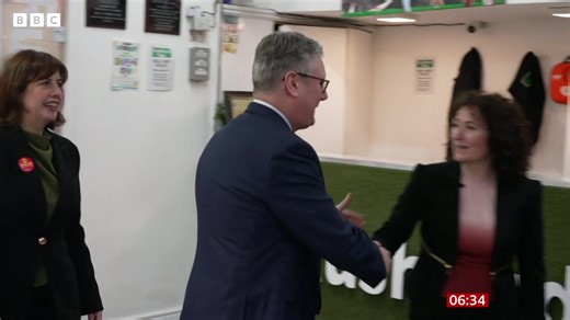 'We are seeing increasing evidence that voters are willing to vote for parties other than the conventional, traditional parties of British politics' Election expert Sir John Curtice spoke to #BBCBreakfast after the Green Party won the Gorton and Denton by-election, with Reform UK in second and Labour in third https://www.bbc.co.uk/news/articles/cwygpdjq9jjo | BBC Breakfast