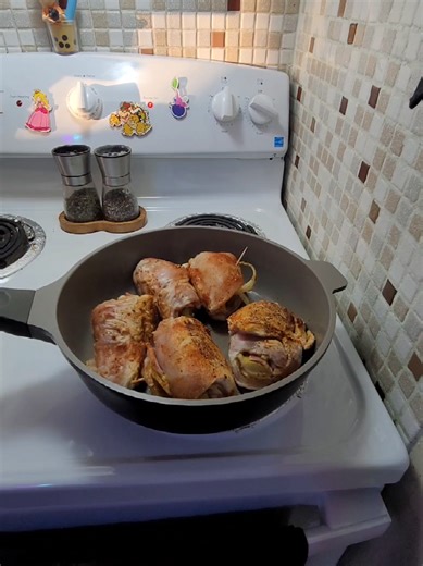 Delicious Chicken Rouladen Recipe with German Flavors