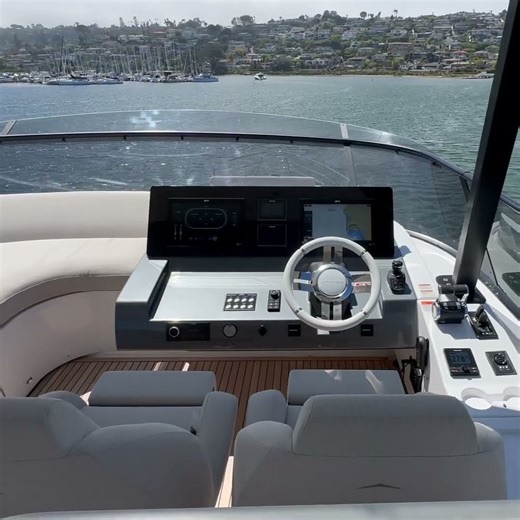 The Flybridge Experience | 2026 Azimut Fly 72 | San Diego