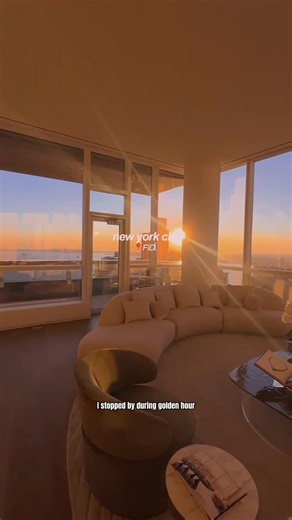 🌺 Osha Waiters 🌺 on Instagram: "NYC Penthouse Tour: 4 Beds, 5.5 Baths… And THAT Loggia ✨ •Expansive 3,531 sq ft layout with four bedrooms plus home office and five-and-a-half bathrooms •Private 219 sq ft loggia with sweeping New York Harbor and Downtown skyline views •Custom European Poliform kitchen with premium Wolf, Sub-Zero, and Miele appliances •Luxurious primary suite featuring dual bathrooms, walk-in closets, and radiant heated marble floors #nyc #luxuryhomes #nycrealestate #interiordec