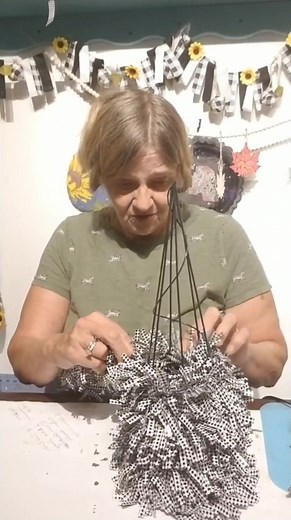 Easy Buffalo Check Christmas Tree Diy These are so easy and fun to make. Hope y'all enjoy | The Passionate Painted Lady