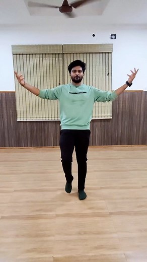 👑Sugesh Rajendran on Instagram: "Basics🕺#dance #life #passion #dancer #art #artist #instagood #instadaily #instalove #vijaytv #bharathikannama #bk #sugesh"