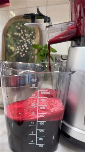 If you would like this recipe I make, comment BEETS and I’ll send it to your DMs. Beets are a natural energy booster. They can promote healthy blood flow and circulation and improve your blood pressure, promotes healthy brain function and cognitive performance. It has high inflammatory and antioxidant benefits. I make a blend of beets, lemon, ginger@and apple every week during my cycle and drink one glass a day. I have seen among benefits with less pain from my circulation issues, less cramping 