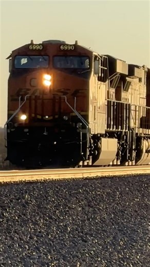 70 mph BNSF Stack train! #railroad #bnsf #bnsfrailway #bnsftrains #train #railway