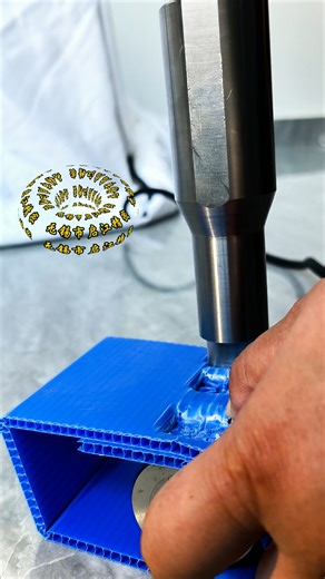 Introducing our 20kHz / 2000W handheld ultrasonic welding machine,...