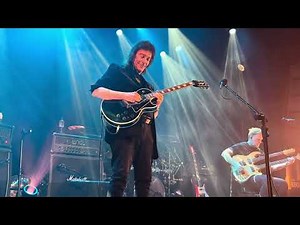 Steve Hackett performs Spectral Mornings