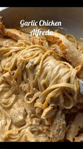 Garlic Chicken Alfredo #pasta #recipe #alfredo #chicken