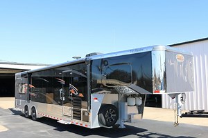 2019 Sundowner 38' 6” toy hauler