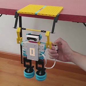 Does coding this #LEGOeduSPIKEprime model count as our workout for the day? 😜 Stay active with these lessons: https://bit.ly/3cIH6IZ 🎥: Eduardo Ferreira #RebuildTheWorld | LEGO Education