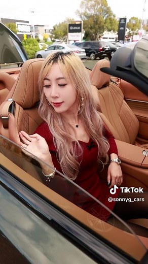 2023 Lexus LC500 Coupe: Acceleration and Interior Showcase