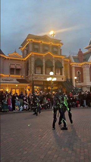 Maleficent Dragon 🔥🐉 Disney Stars on Parade | Disneyland Paris