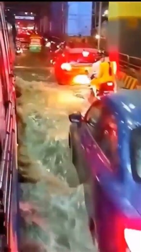 Mumbai in rain 🌧️#ytshorts #rain #mumbai #shorts #youtubeshorts
