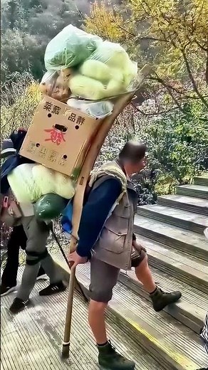 Hiking with a Giant Load! This Burden is Shocking!