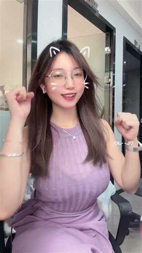 Mesmerizing Chinese Girl Glasses & Tight Top! Silky Long Black Hair ✨ 아시아뷰티