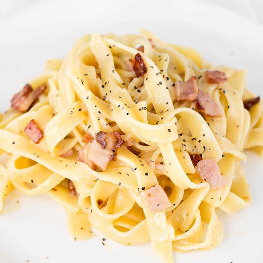 The Creamiest No Cream Carbonara Pasta