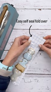 Our new long fold over packaging is the perfect fit for 3 mini cookies. Grab the packaging cards, bags and mini cutters online, and you’ll be sorted with your Father’s Day cookies. We have a mid month SALE on until 14th May. 10% off all Father’s Day products, including packaging, stencils & cutters. Shop online #toolcookies #fathersdaycookies #hammercookies #diycookies #royalicing #southafricancookies #sacookiecommunity #decoratedcookies #dadcookies | The Biscuit Studio