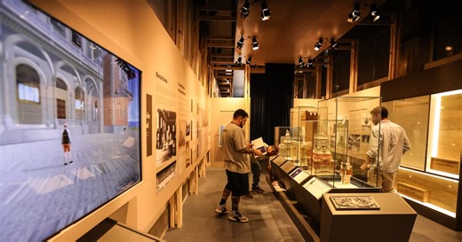 Prédio do Museu Catavento faz 100 anos com exposição interativa; veja vídeo