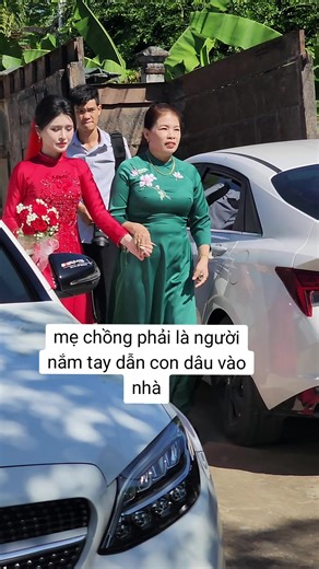 Phong tục mẹ chồng dắt con dâu vào nhà - Ý nghĩa