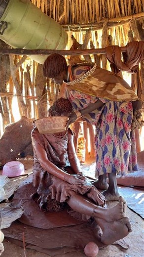 Red mud on the bride after the wedding 😱 African ritual