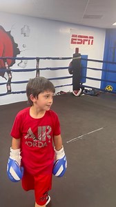 Trabaja Duro Sueña Alto 🥊🦉 Work Hard Dream High @orlandoboxingclub thanks !!! #boxeo #boxeokids | el_buho_ciro_