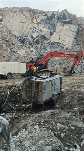 Diriling holl #xcavator #constructionequipment #excavator #machinerychannel #jcb #automobile