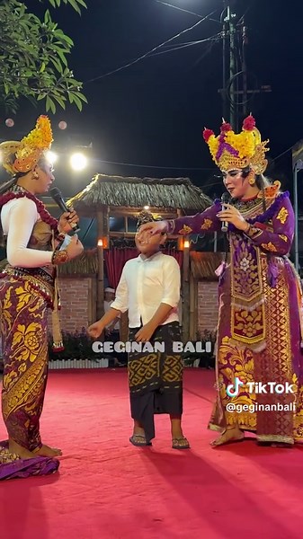 Suksma Mektut: Kecanduan Tawa di Bali