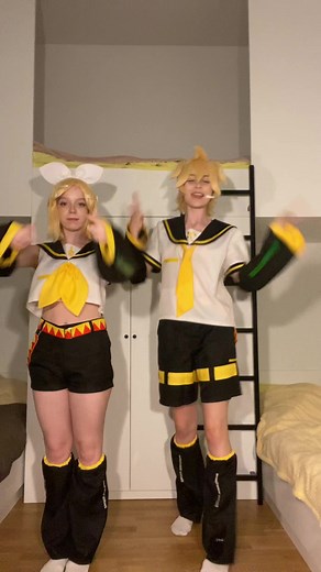 Rin Cosplay from Vocaloid: Len Kagamine's Partner in Sekai Project