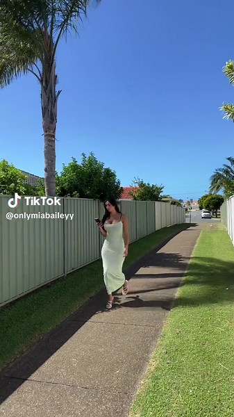 Hey there neighbour | neighbor