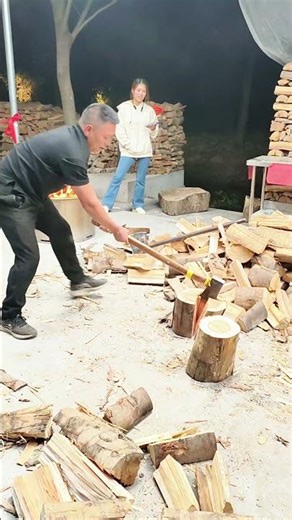 Efficient Log Splitting: Manual Wood Chopping for Firewood