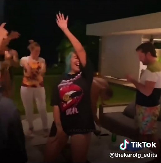 Hoy hace 5 años con esta canción🤭🎧#karolg #thekarolg_edits #paratiii #viral #location