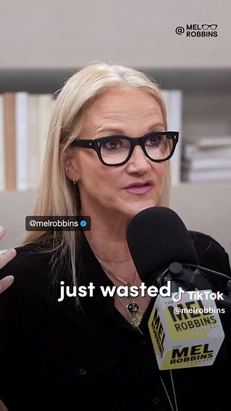 I’m still in disbelief with this statistic Dr. Adam Alter told me on The #MelRobbinsPodcast…🤯 This episode opened my eyes to just how much time I spend mindlessly scrolling on my phone. I hope it makes you reflect too. Listen to the full episode, 🎧”6 Simple Science-Backed Hacks That Will Make Your Life Better” #linkinbio #doomscrolling #screentime #melrobbins