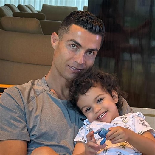 Cristiano Ronaldo Shares Rare Photo of Daughter Bella 2 Years After Loss of Her Twin