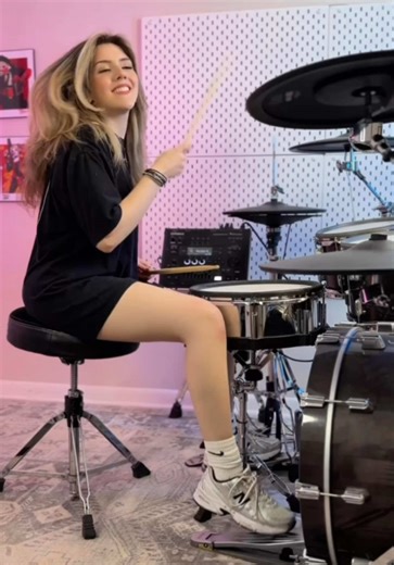 METAL MONDAY: been a minute since I’ve played Afterlife by @avengedsevenfold 😝🤙 Hope you enjoy! @Vater Drumsticks @64 Audio #a7x #drums #metal #cover #typ