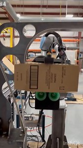 A hit at the "box office" 🏆📦 Abcon Automation, Inc. and Rocketfarm have tamed cardboard box erecting. They have truly unboxed the potential of this application. We could watch this all day 👏 #robotics #automation #palletizing | Universal Robots