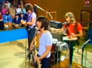 7.6K views · 346 reactions | Step into the swinging sound of the late '60s with this high-quality blast from the past!  Here are The Tremeloes with their 1968 pop hit 'Suddenly You Love Me' — a vibrant, upbeat tune that perfectly captures the energy of the British beat era. Originally adapted from an Italian song ('Uno Tranquillo'), this version took on a life of its own, driven by punchy vocals, catchy rhythms, and the band’s signature harmonies. ✨ | Golden Oldies Music | Facebook