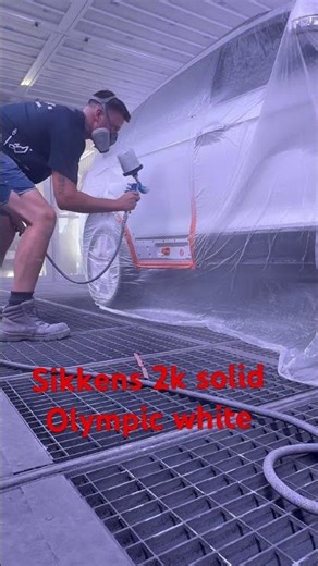 Sikkens 2pak solid white #autorefinish #carpaint #spraypaint #holden #whitecar #cars #sikkens