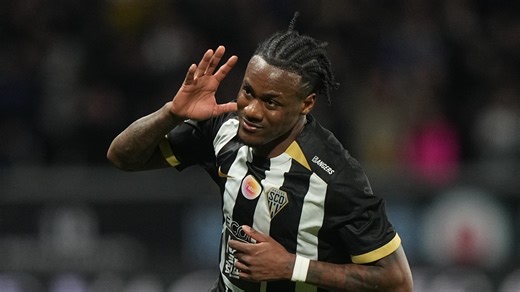 Angers-Toulouse: le magnifique lob de Raolisoa pour donner la victoire au Sco... sur un but 100% toulousain