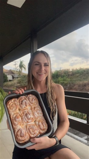 Daniela Schiavenin on Instagram: "Comenta que eu passo a receita! 😂😋 #agro #mulher #colonia #colona #agriculture #bruta #agricultura #food #cuca #comida"